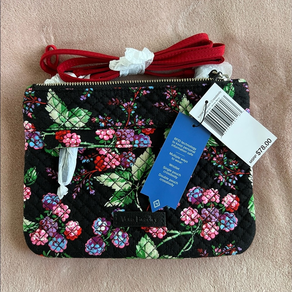 Two for one Vera Bradley shoulder bags- great for travel! Sold together